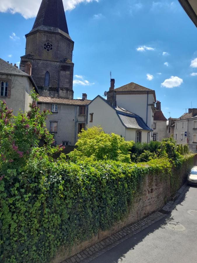 Maison En Ville Avec Terrasse Ensoleillee Et Wi-Fi Magnac-Laval 外观 照片