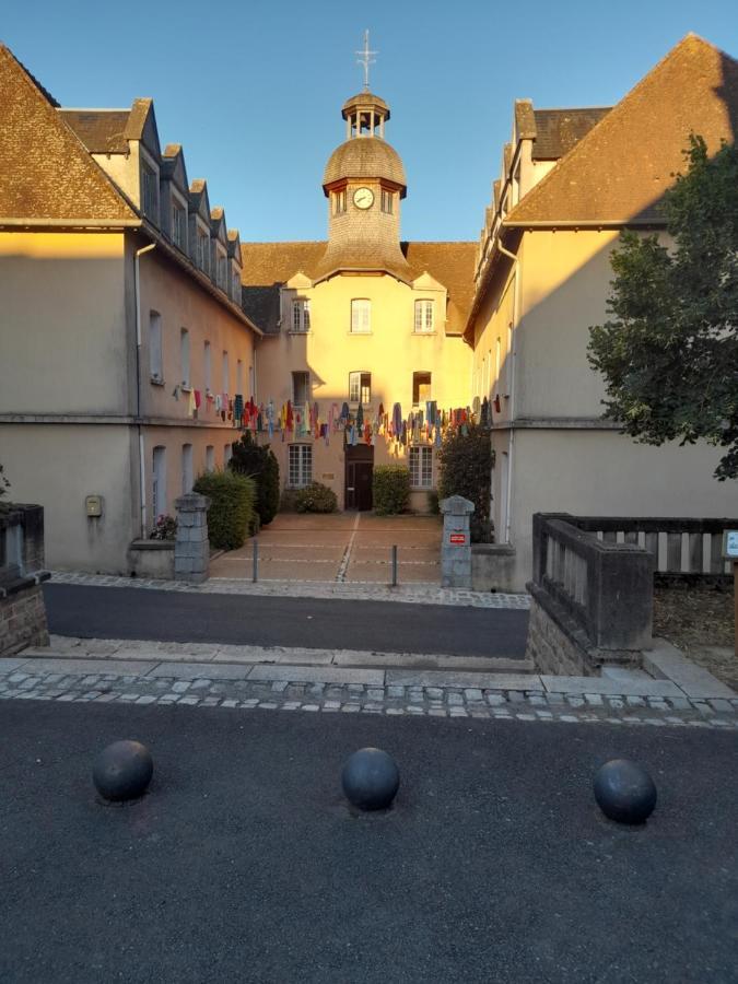Maison En Ville Avec Terrasse Ensoleillee Et Wi-Fi Magnac-Laval 外观 照片