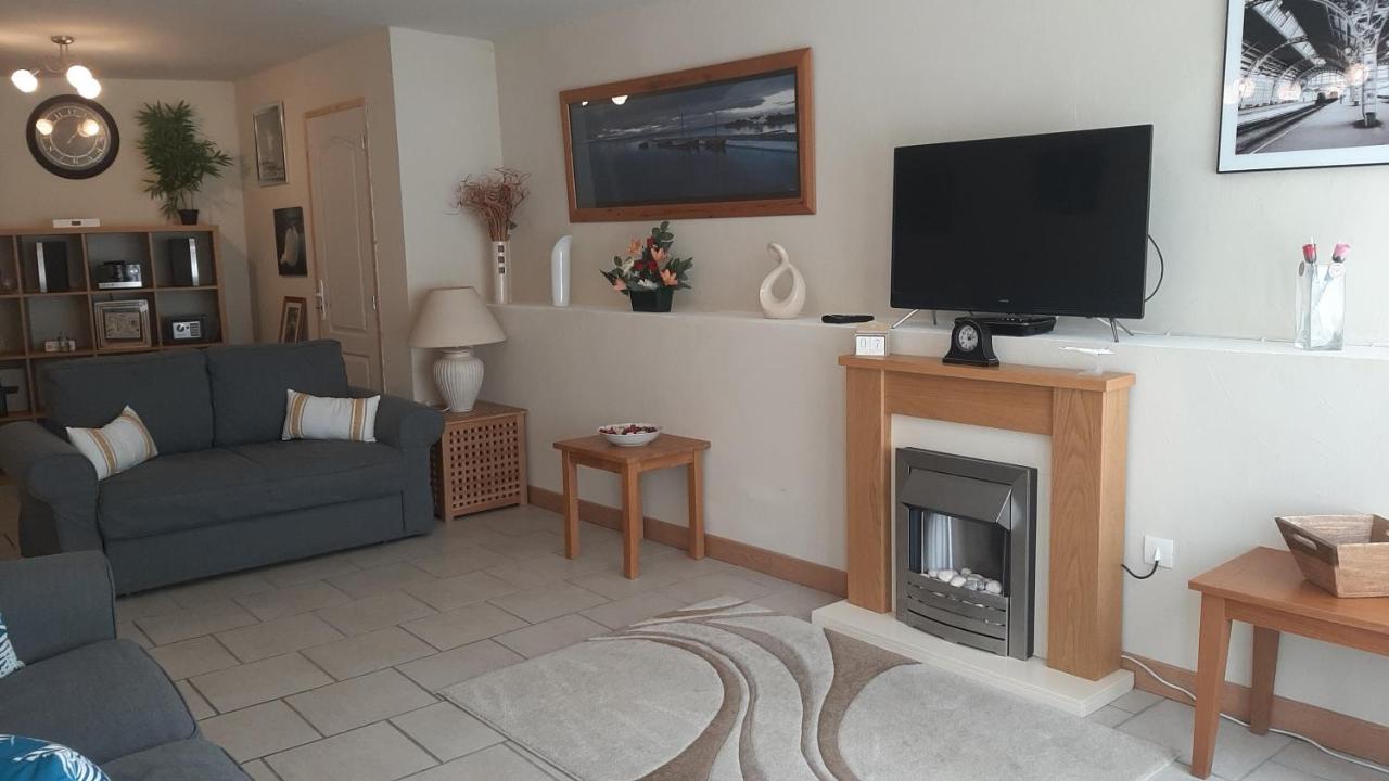 Maison En Ville Avec Terrasse Ensoleillee Et Wi-Fi Magnac-Laval 外观 照片