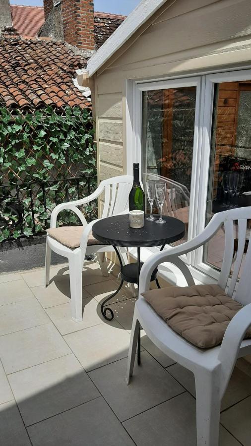 Maison En Ville Avec Terrasse Ensoleillee Et Wi-Fi Magnac-Laval 外观 照片