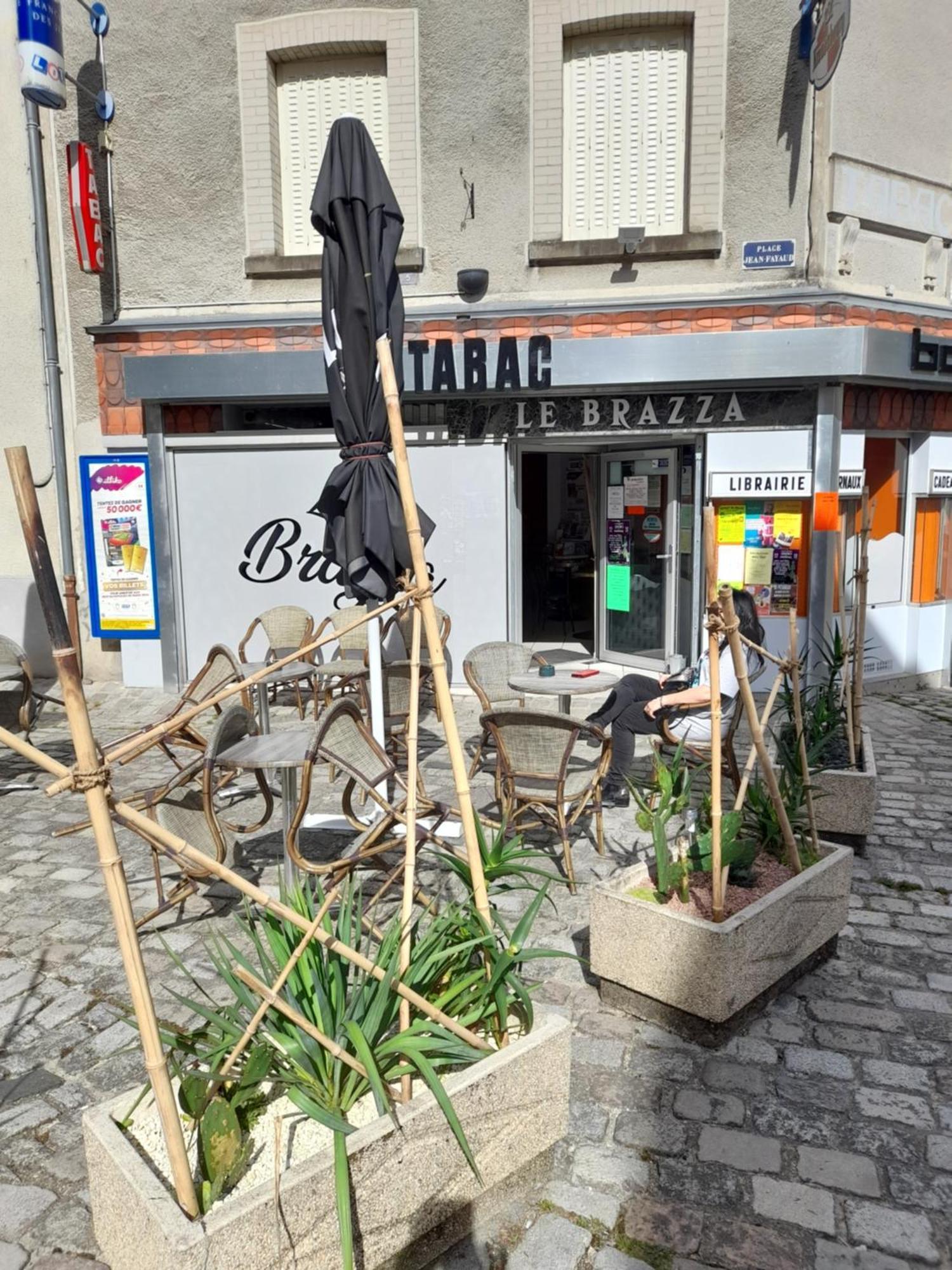 Maison En Ville Avec Terrasse Ensoleillee Et Wi-Fi Magnac-Laval 外观 照片